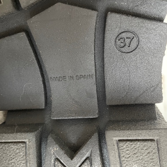 L'Intervalle Lorana Chelsea boot in burgundy suede, Eu 37 = us. 6.5 like new. - Picture 4 of 14